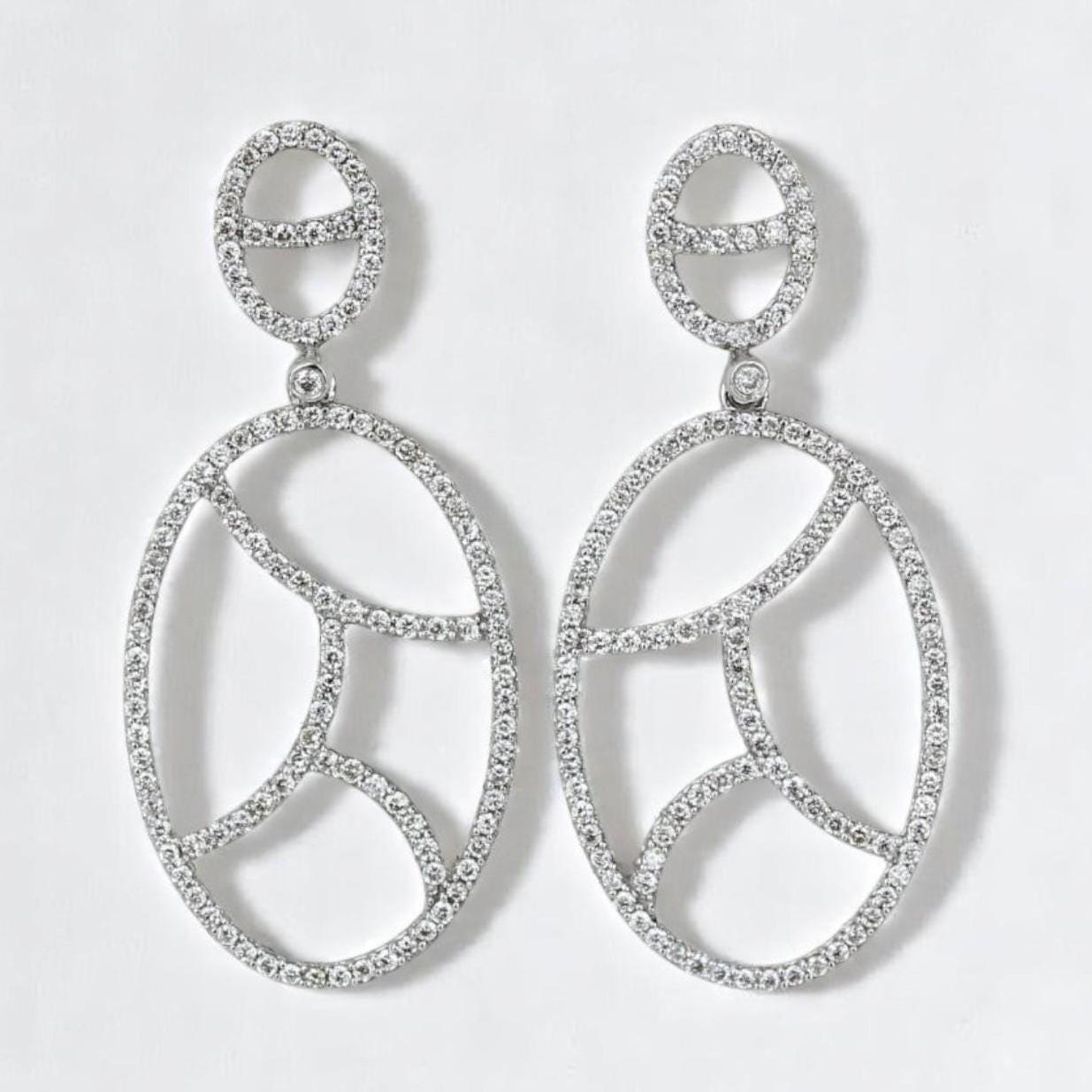 Boucles d'oreilles pendantes en or massif 14k avec diamant ovale (certifié) Neuf - En vente à New Delhi, DL