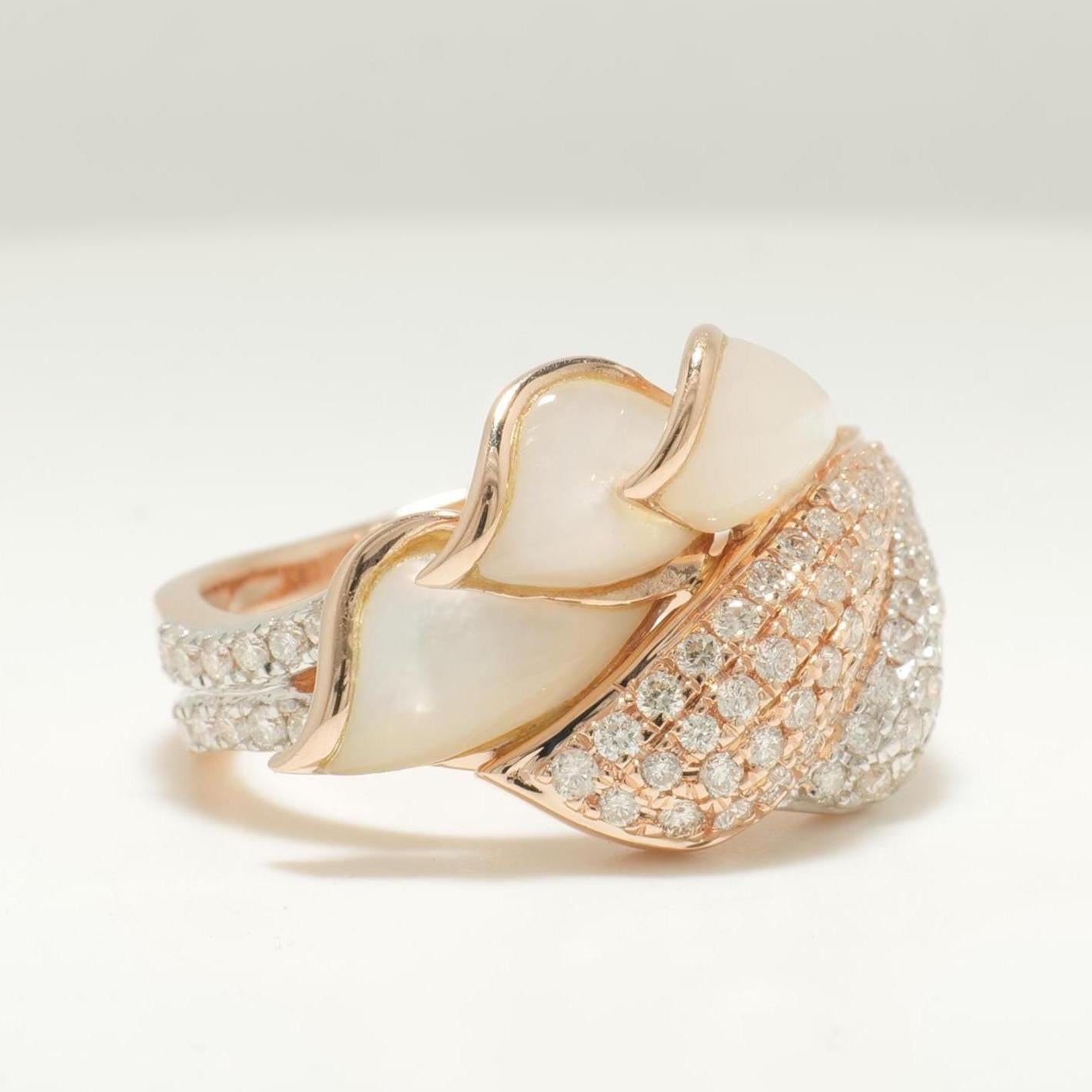 Perlmutt-Diamantring aus 14K massivem Gold (zertifiziert) im Zustand „Neu“ im Angebot in New Delhi, DL