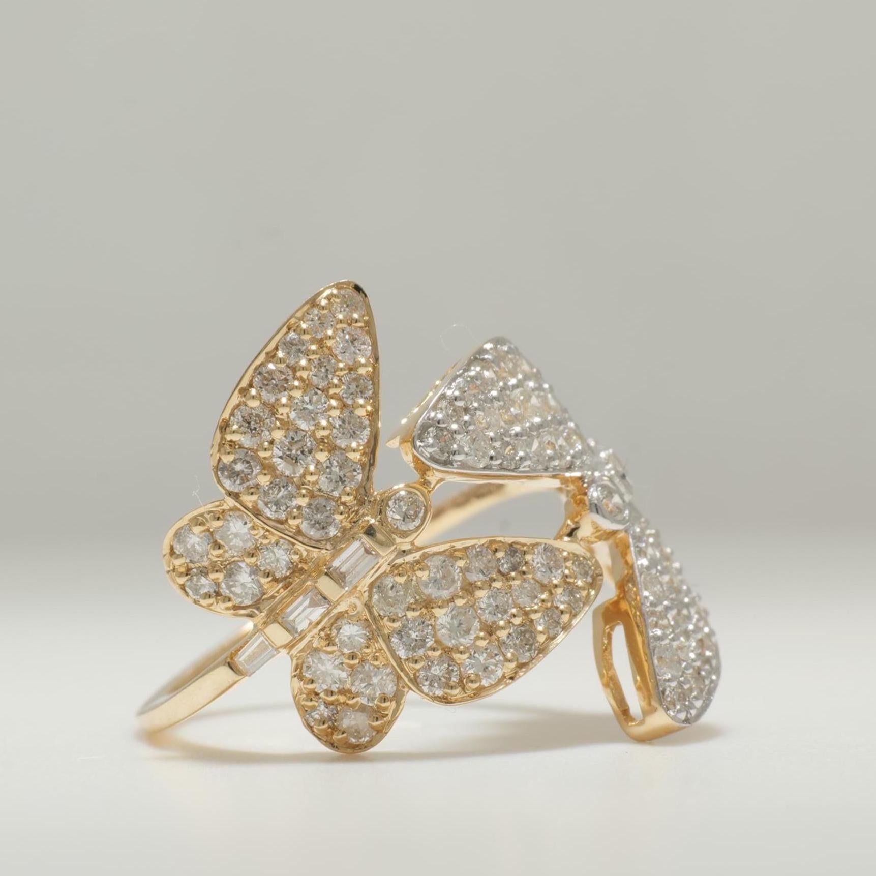 Anello con diamante a farfalla in oro massiccio 14K (certificato) In condizioni Nuovo in vendita a New Delhi, DL