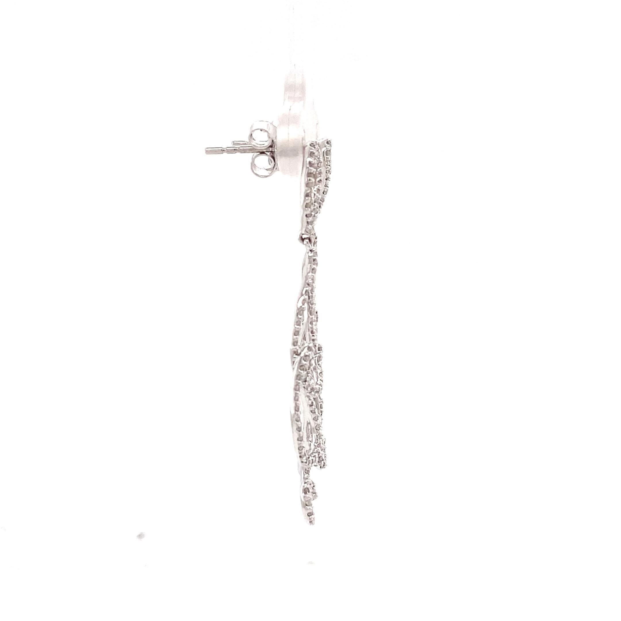 Donna Orecchini pendenti a lampadario con diamanti in oro massiccio 14k (certificati) in vendita