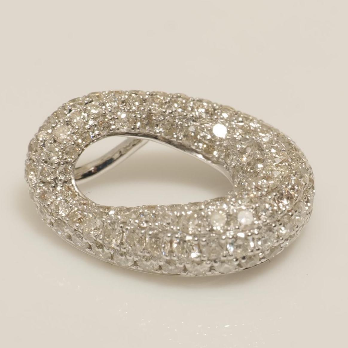 Ciondolo con diamante a goccia in oro massiccio 14k (certificato) In condizioni Nuovo in vendita a New Delhi, DL