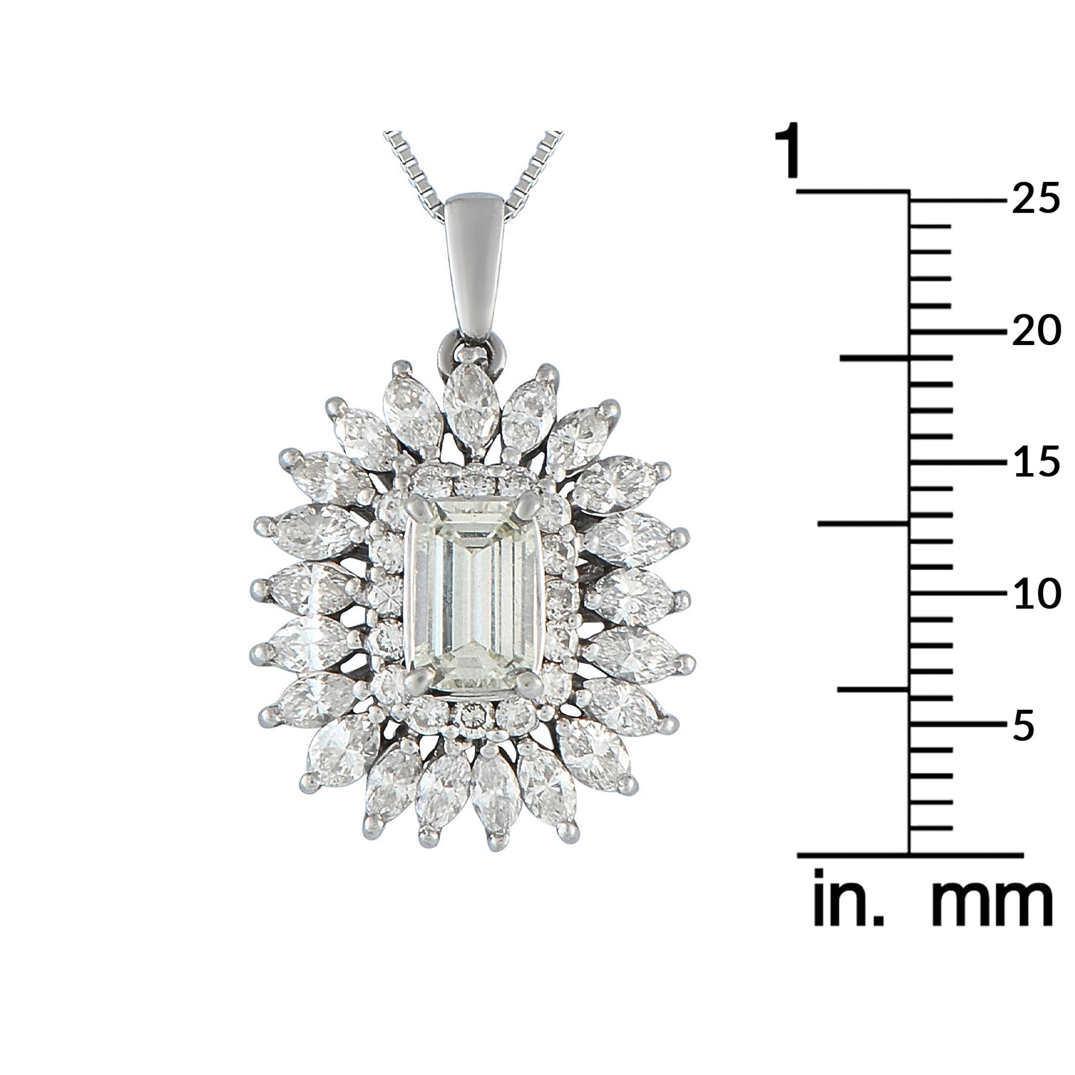 Collana con ciondolo in platino con 3.12ct di diamanti In condizioni ottime in vendita a Southampton, PA