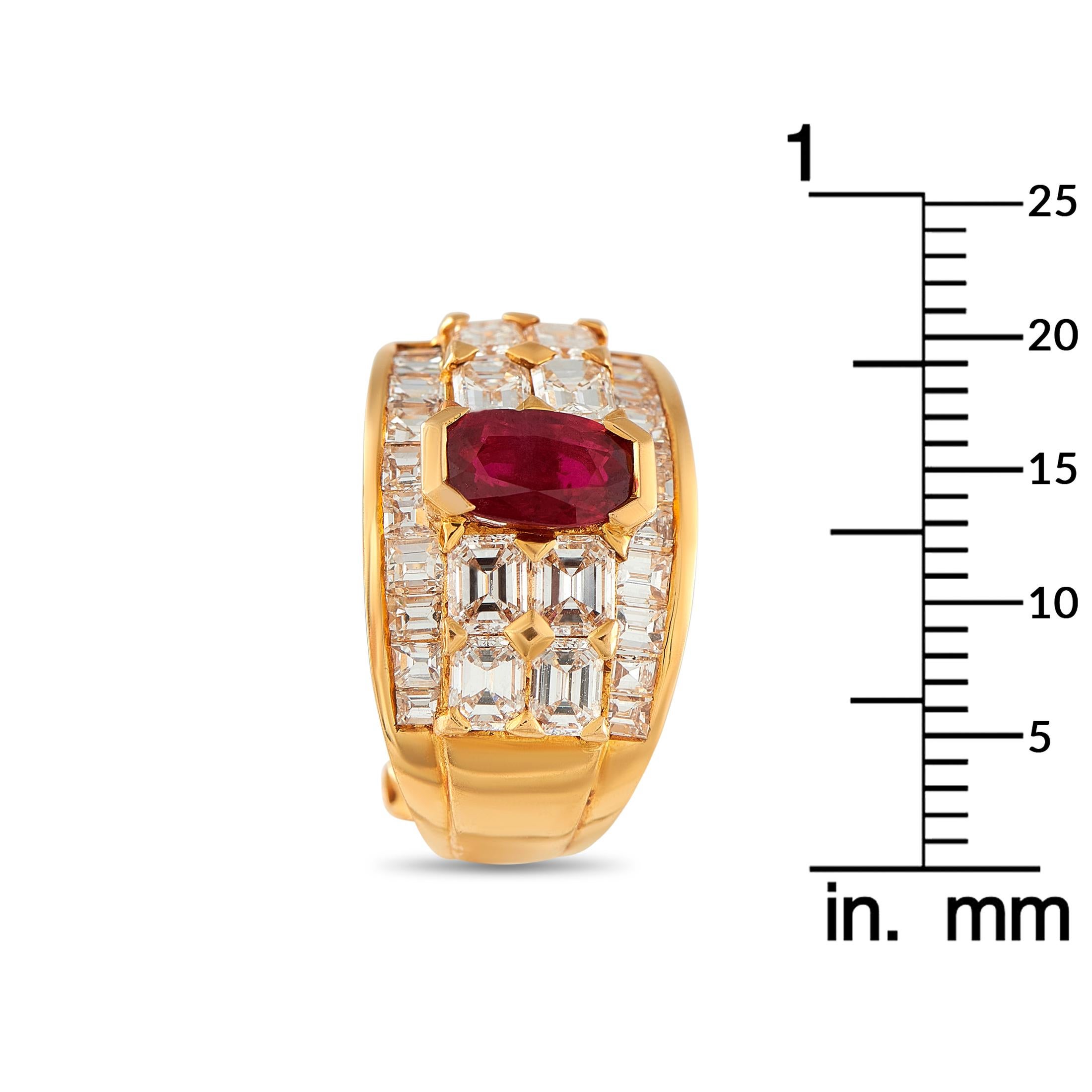 Orecchini in oro giallo 18K con diamanti e rubini da 5,20 carati In condizioni ottime in vendita a Southampton, PA