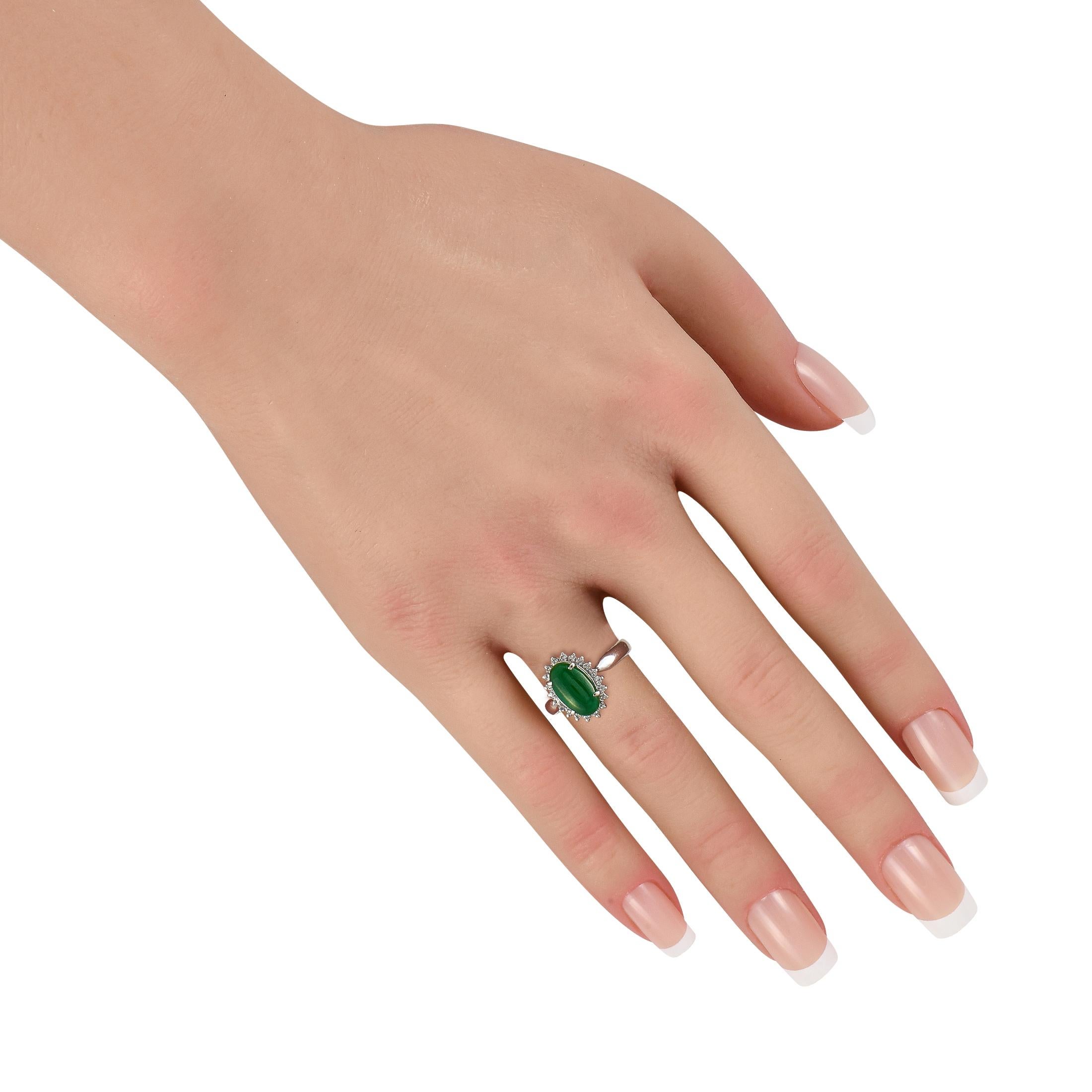 Platin 0.30 Karat Diamant und Jade Ring (Rundschliff) im Angebot