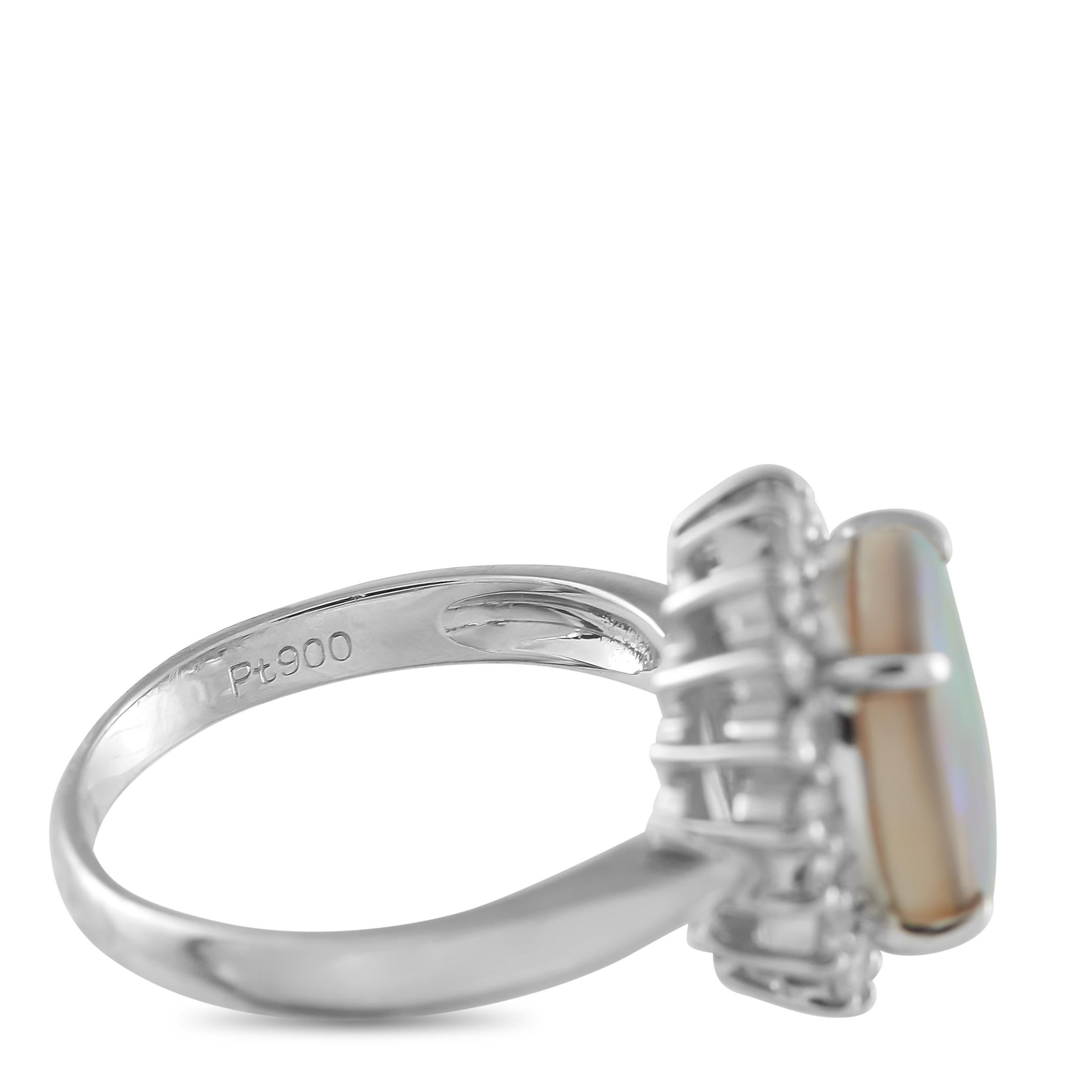 Anello in platino con diamante e opale da 0.40 carati In condizioni ottime in vendita a Southampton, PA