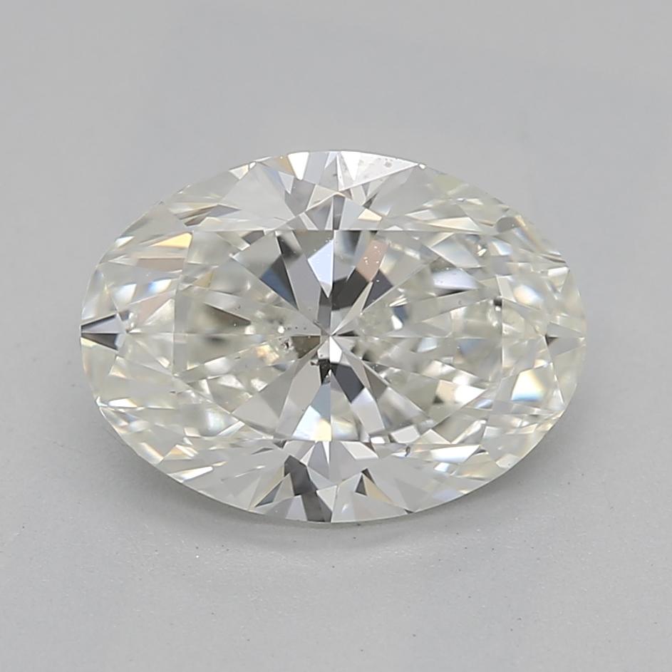 Questo splendido anello con diamante presenta un'affascinante pietra centrale composta da un diamante ovale del peso di 1,20, classificato J e SI1. L'anello è meticolosamente realizzato in lussuoso oro giallo, accentuato da un elegante gambo curvo