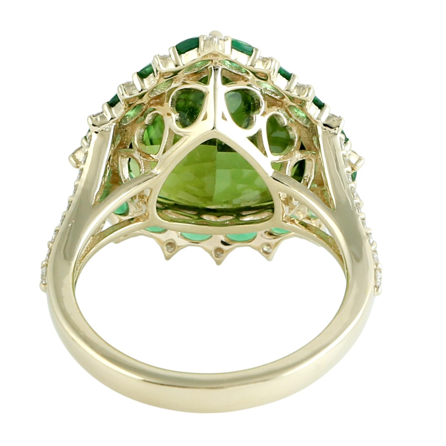 Art déco Bague en or jaune 14k avec tourmaline en forme de poire, tsavorite et diamants en vente