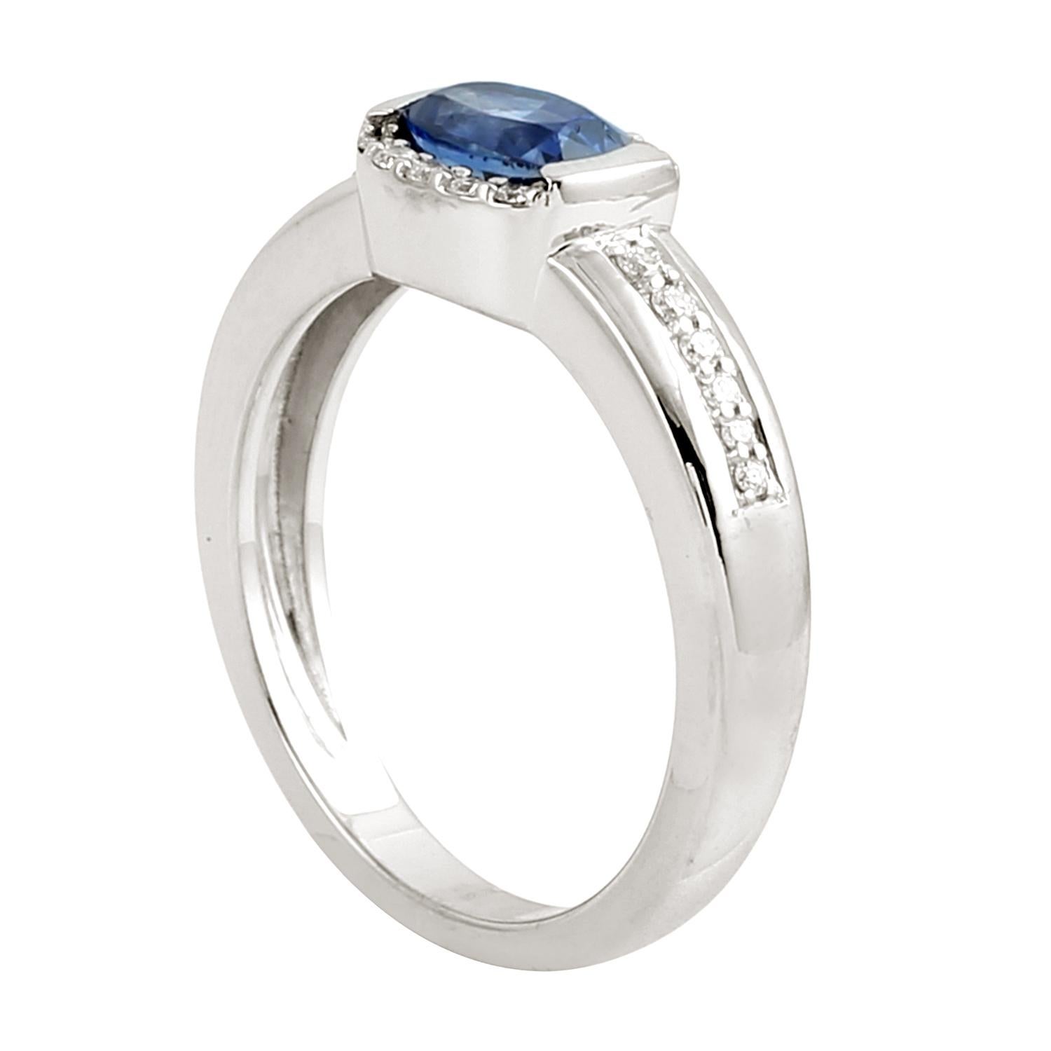 Taglio misto Anello a fascia con zaffiro blu di Ceylon e diamanti in oro bianco 14 carati in vendita