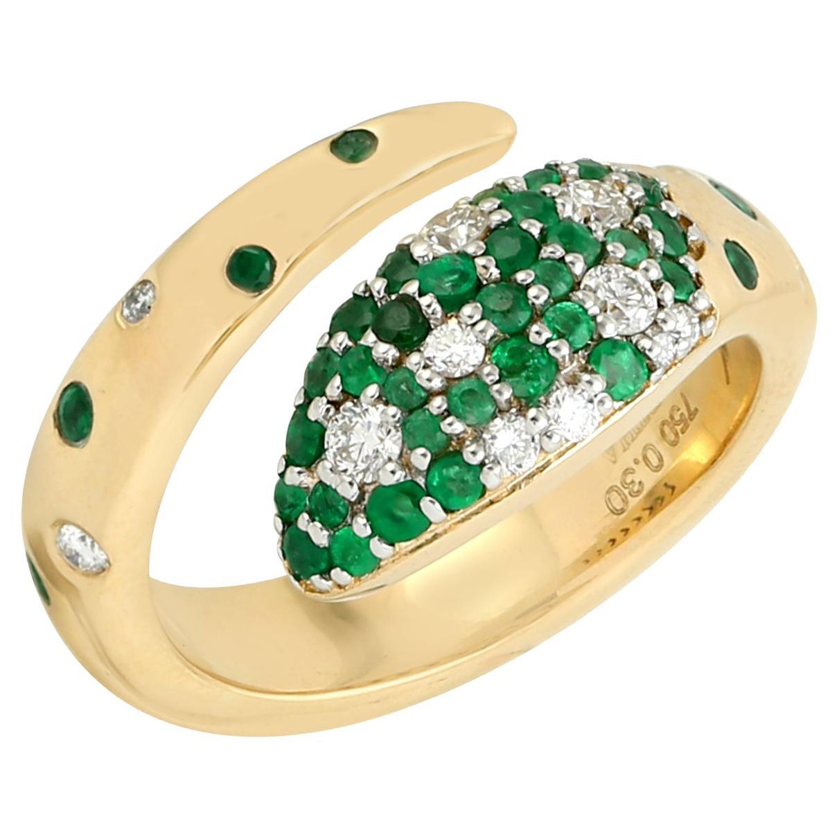 Bague serpent en or jaune 18k avec émeraude zambienne et diamant en vente