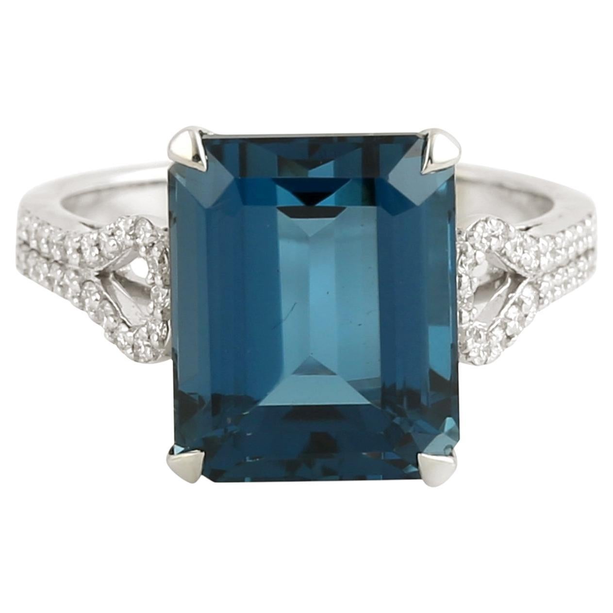 Oktogen geformter Londoner Blautopas Ring mit Diamanten aus 14k Weißgold im Angebot