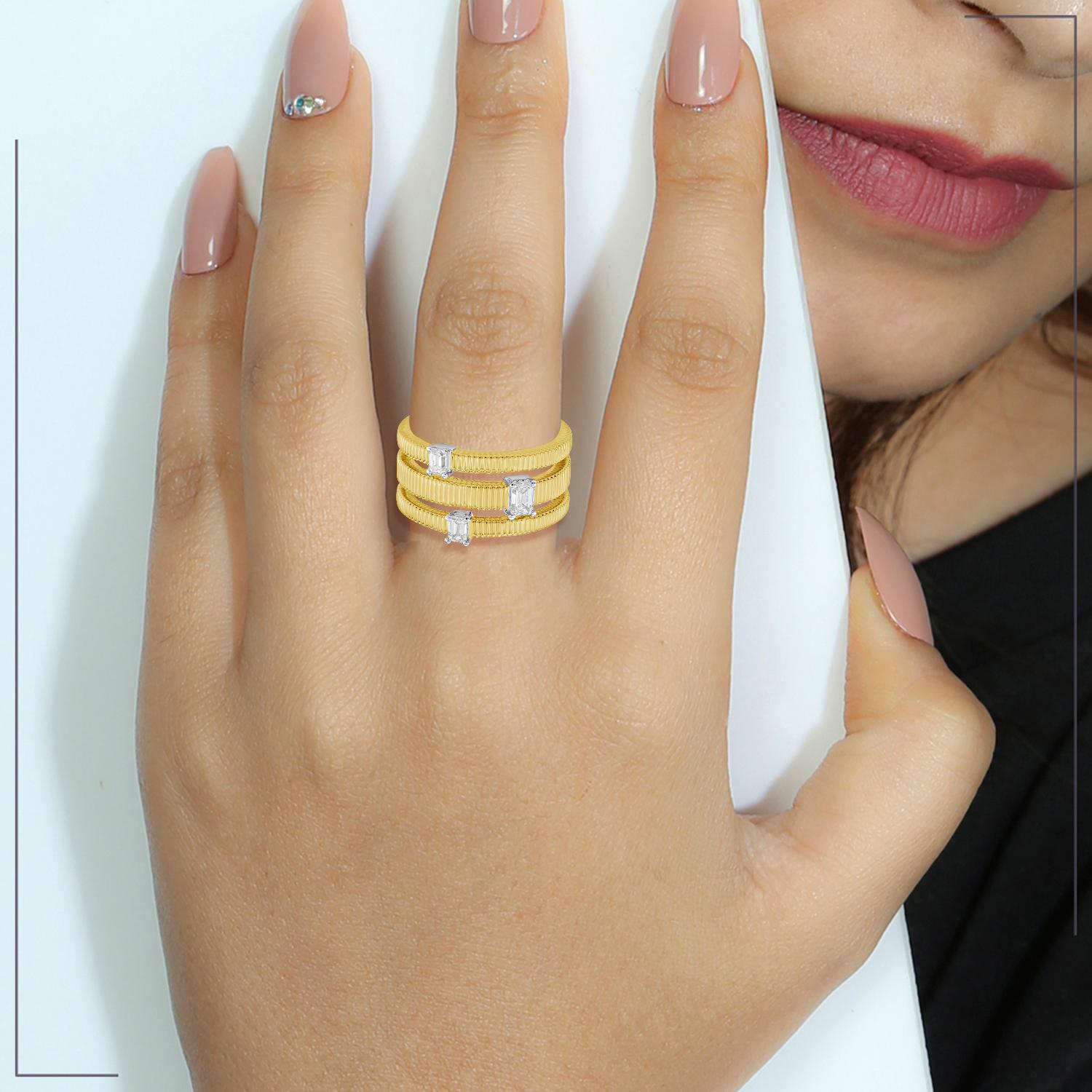 💛 Anello con diamante a spirale in oro giallo 14KT - misura 7 💛
Aggiungi un tocco di eleganza al tuo look con questo affascinante anello a spirale, realizzato in radioso oro giallo 14KT e impreziosito da diamanti scintillanti. Il suo design