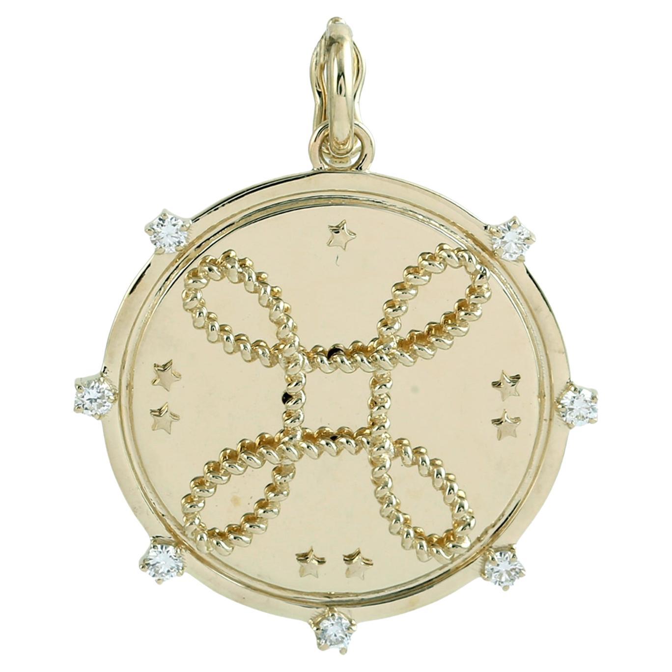Pendentif nœud de bouclier celtique en or jaune 14k avec diamants
