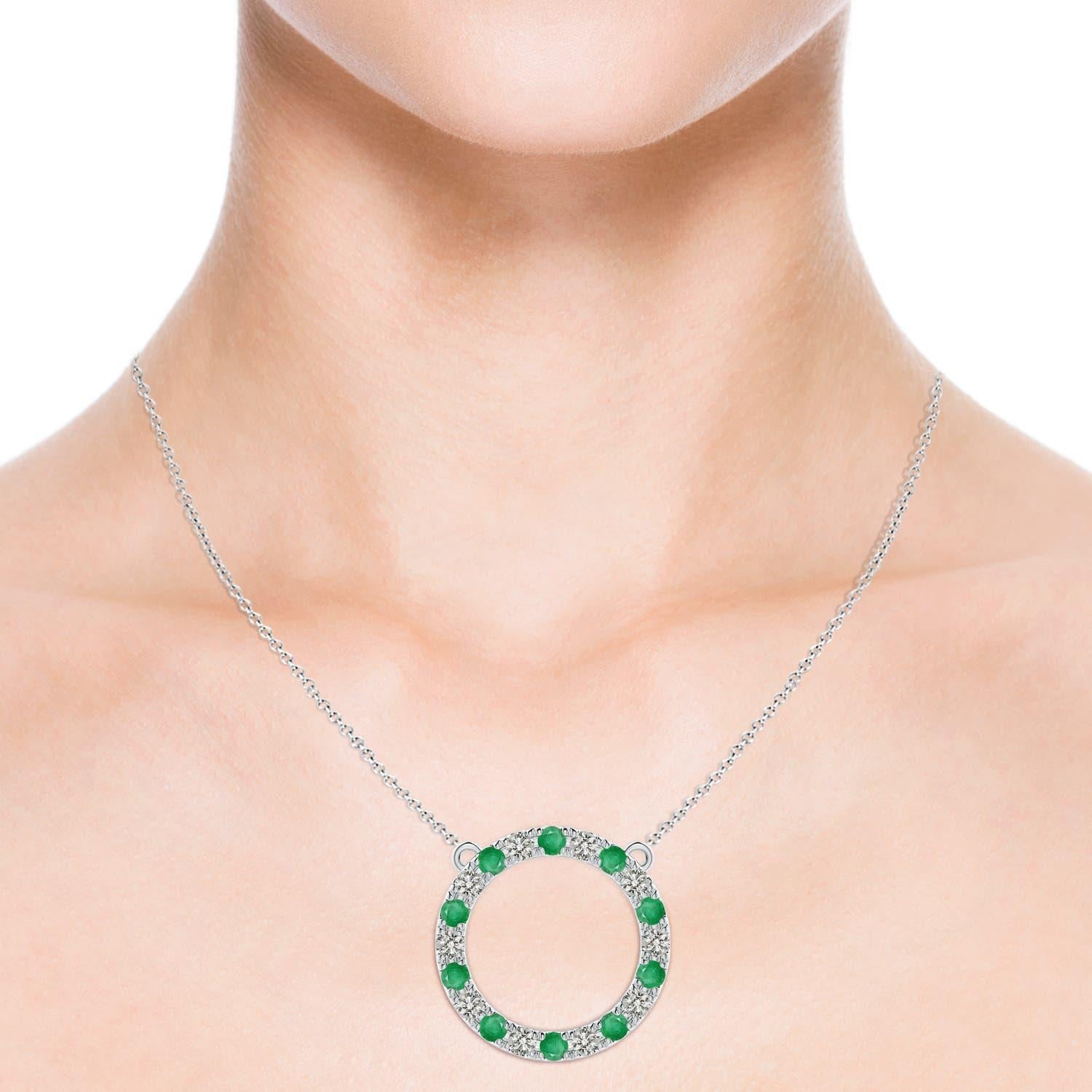 Angara Pendentif éternité en or blanc 14K avec émeraudes et diamants naturels de 1,5 ct Neuf - En vente à Los Angeles, CA