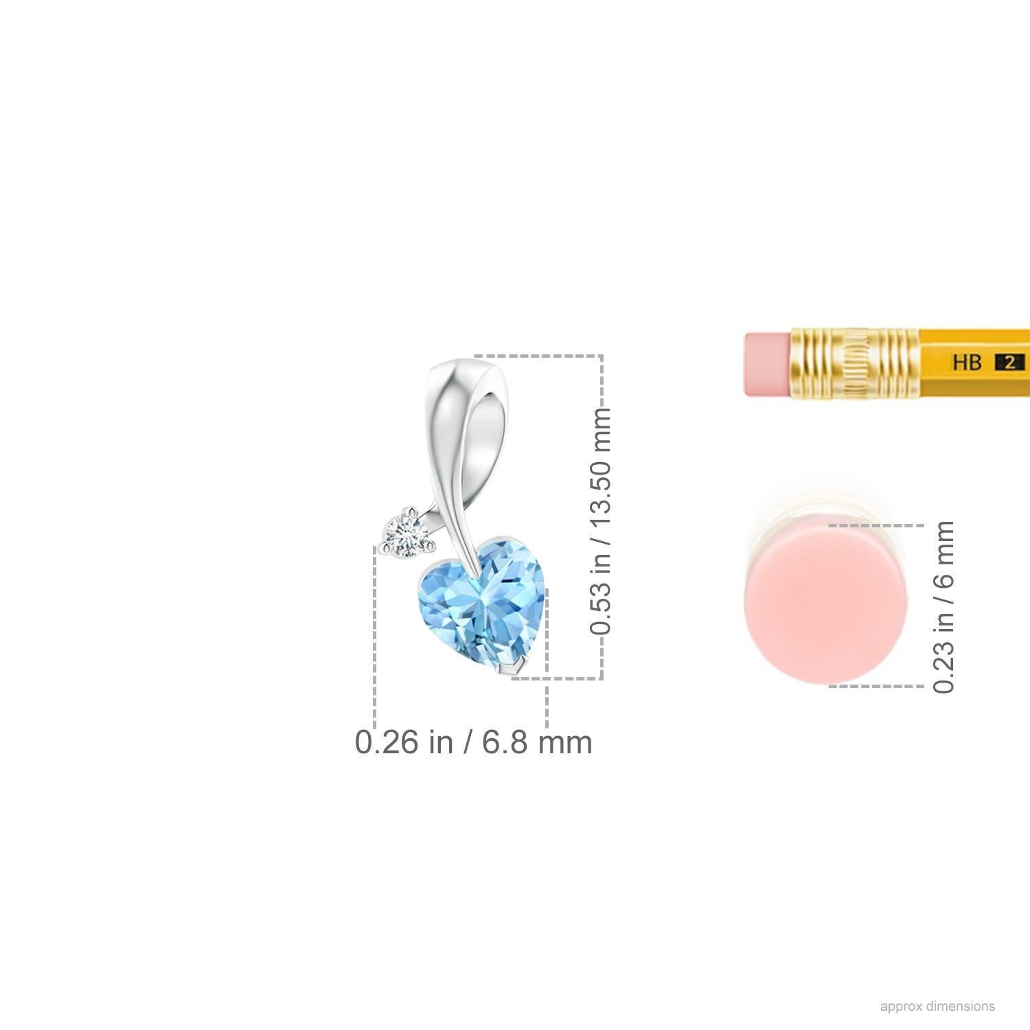 Cuore Angara Ciondolo a nastro con acquamarina naturale a forma di cuore e diamante in platino in vendita