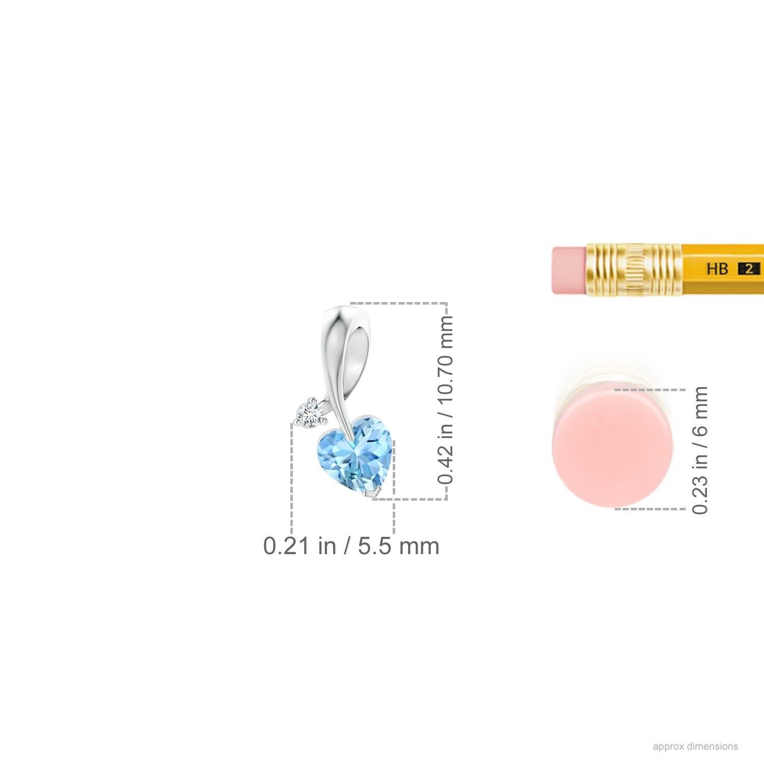 Cuore Angara Ciondolo a nastro con acquamarina naturale a forma di cuore e diamante in platino in vendita