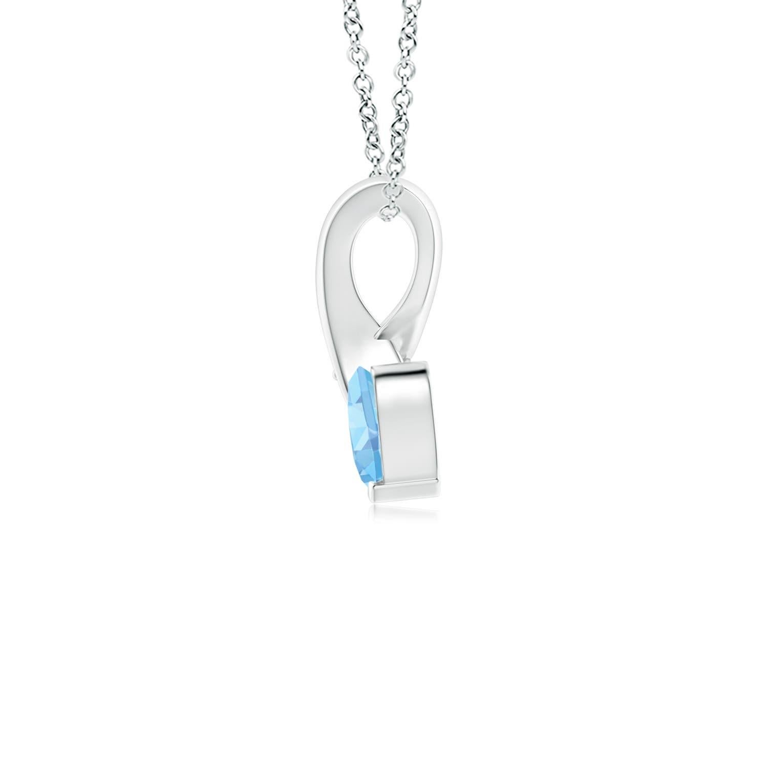 Ein Aquamarin in Form eines Herzens ist in 14 Karat Weißgold gefasst. Der eisblaue Farbton wird durch einen glitzernden Diamanten am Ende des Twist-Ballens unterstrichen. Der Diamant verleiht diesem bezaubernden Aquamarin-Herzanhänger eine charmante