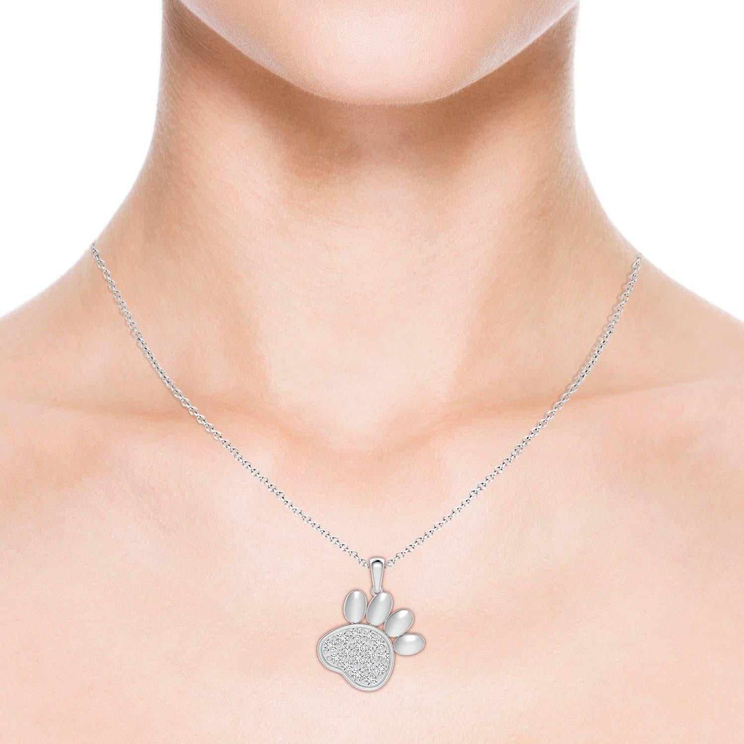 Ciondolo a forma di zampa con diamanti naturali incastonati di Angara in argento 925. In condizioni Nuovo in vendita a Los Angeles, CA
