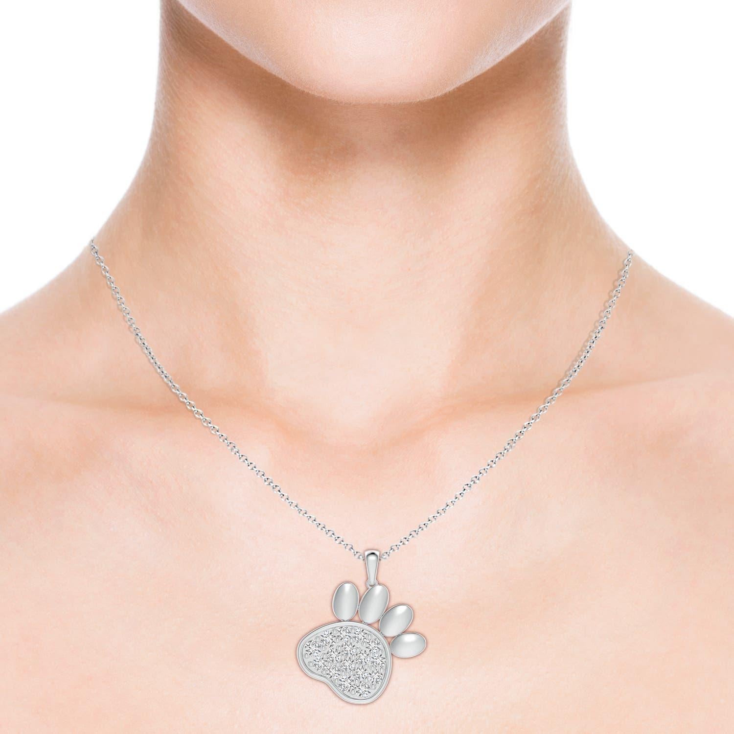 Ciondolo a forma di zampa con diamanti naturali incastonati di Angara in argento 925. In condizioni Nuovo in vendita a Los Angeles, CA