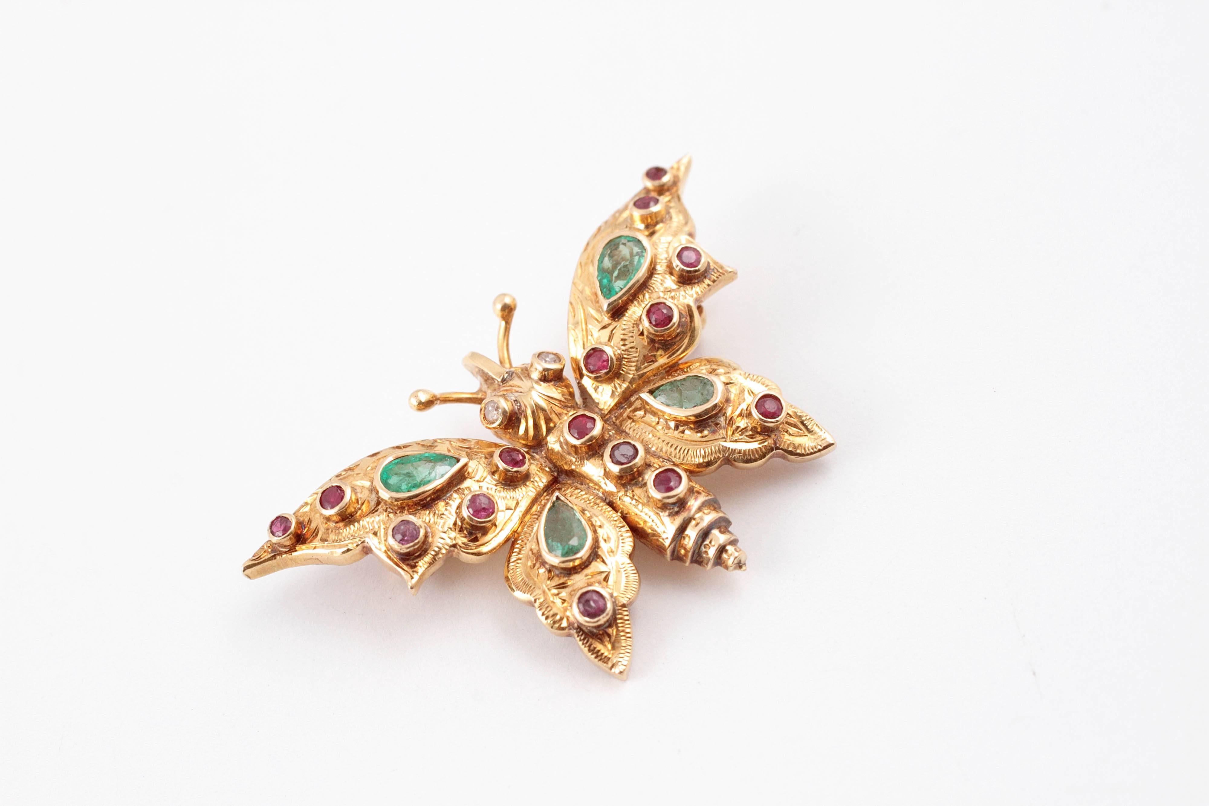 Emerald Ruby Yellow Gold Butterfly Brooch In Excellent Condition In Dallas, TX