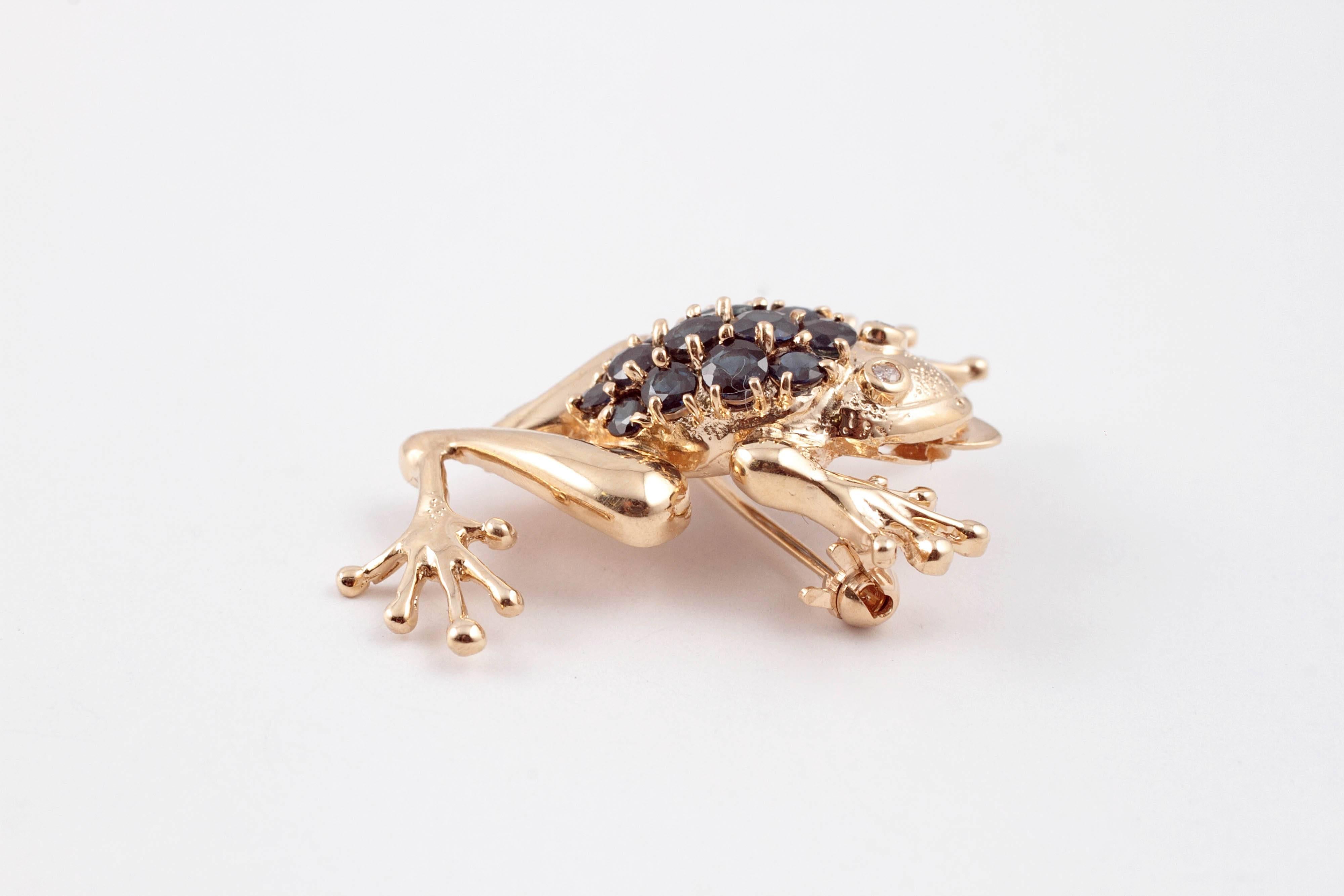 Blue Sapphire Yellow Gold Frog Brooch 2