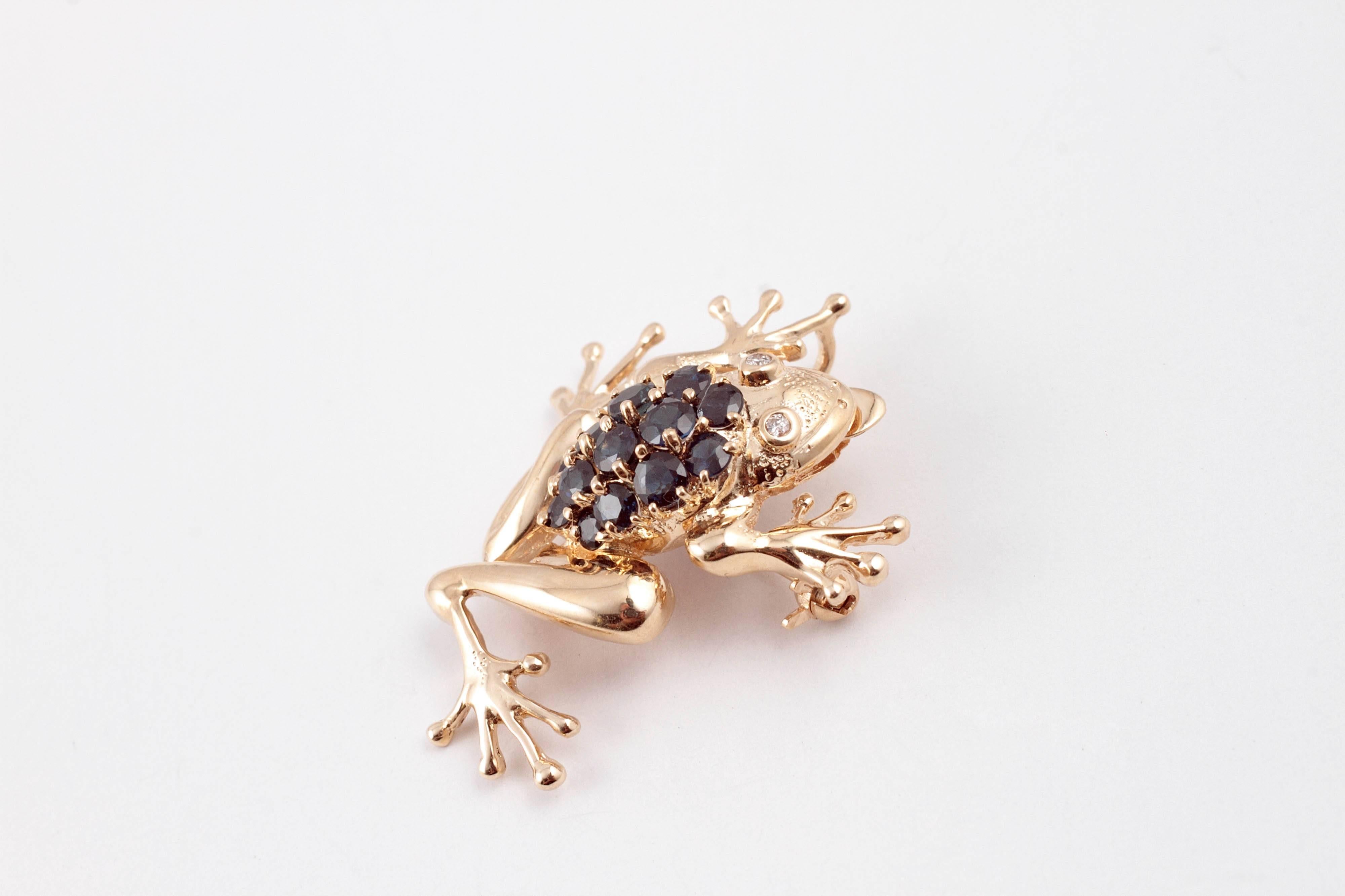Blue Sapphire Yellow Gold Frog Brooch 4