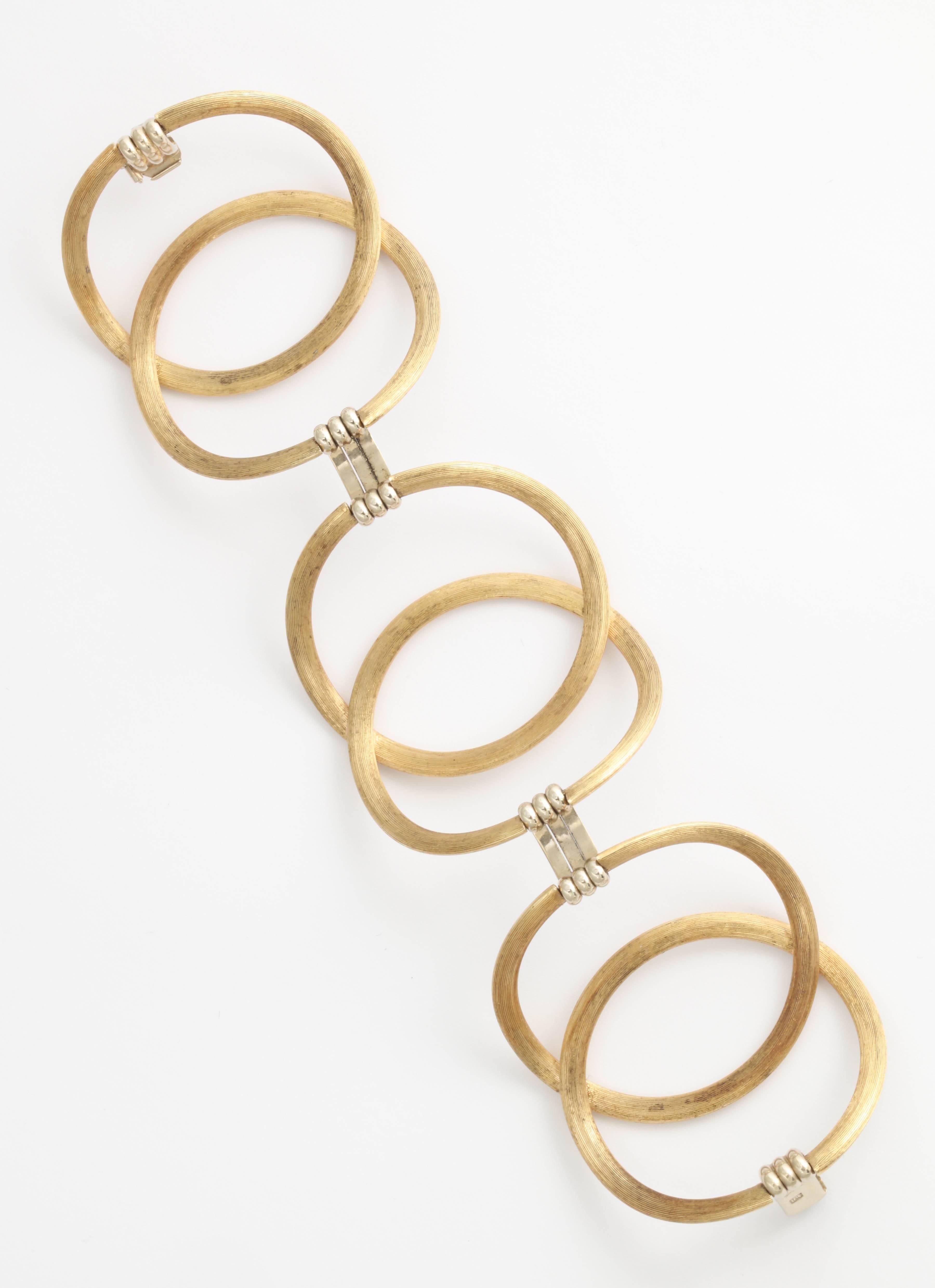 Mid-Century Gold Oval Link Bracelet In Excellent Condition In New York, NY