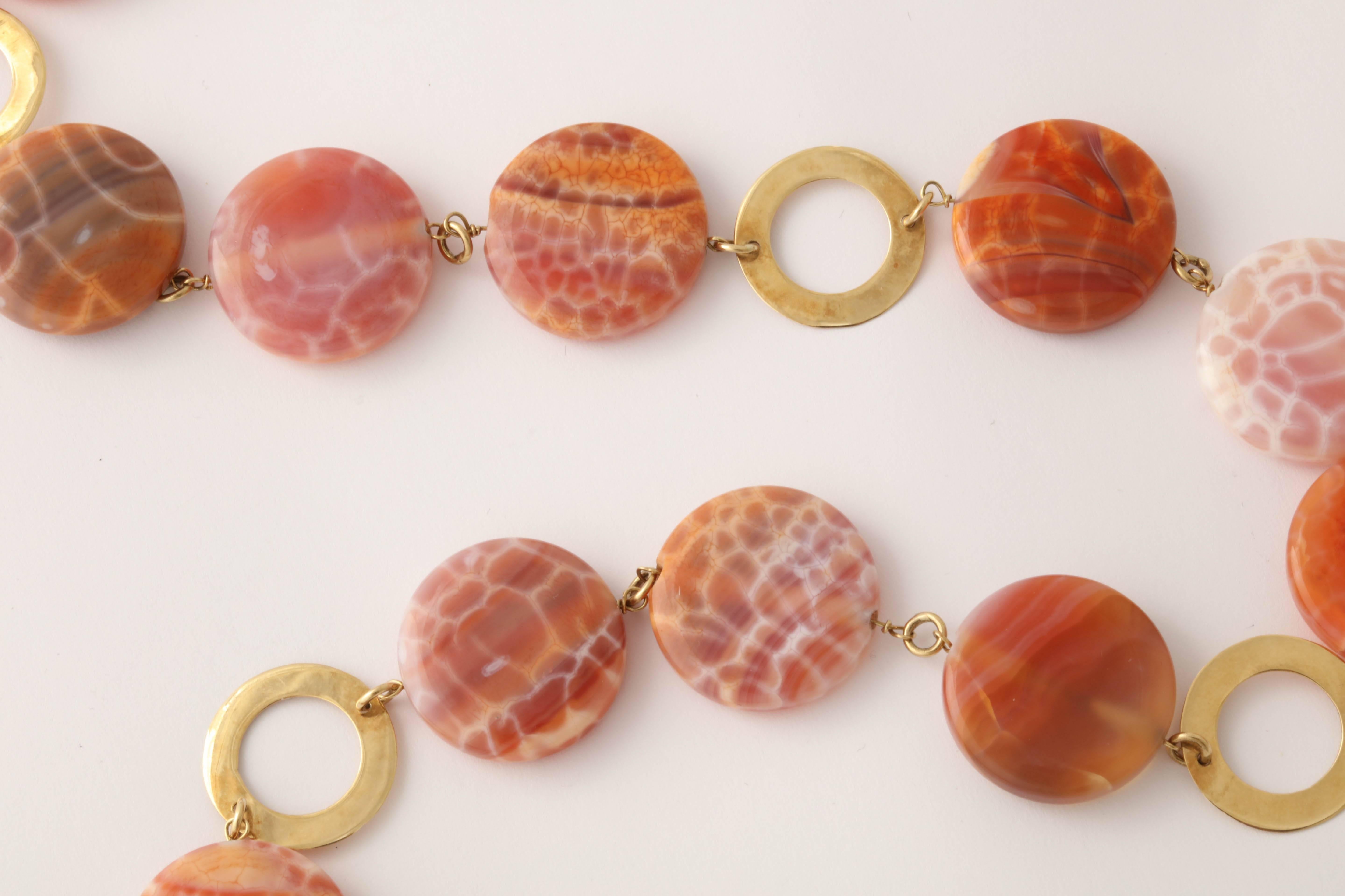 1970s Orange Reptile Pattern Agate Gold Open Link Necklace with Clasp 2