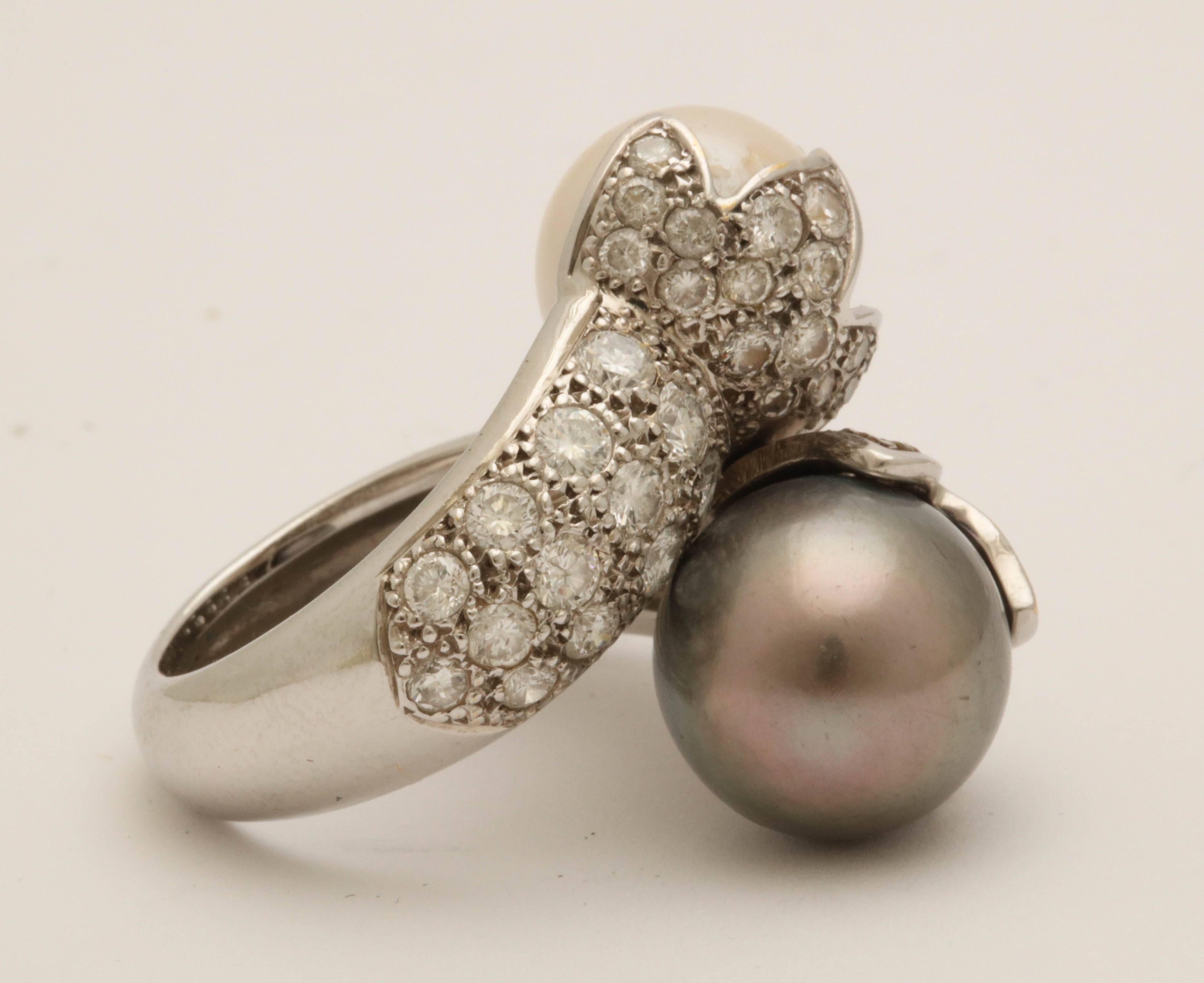 1980s White and Tahitian Pearl Double Crossover Bypass Diamond Gold Ring 2