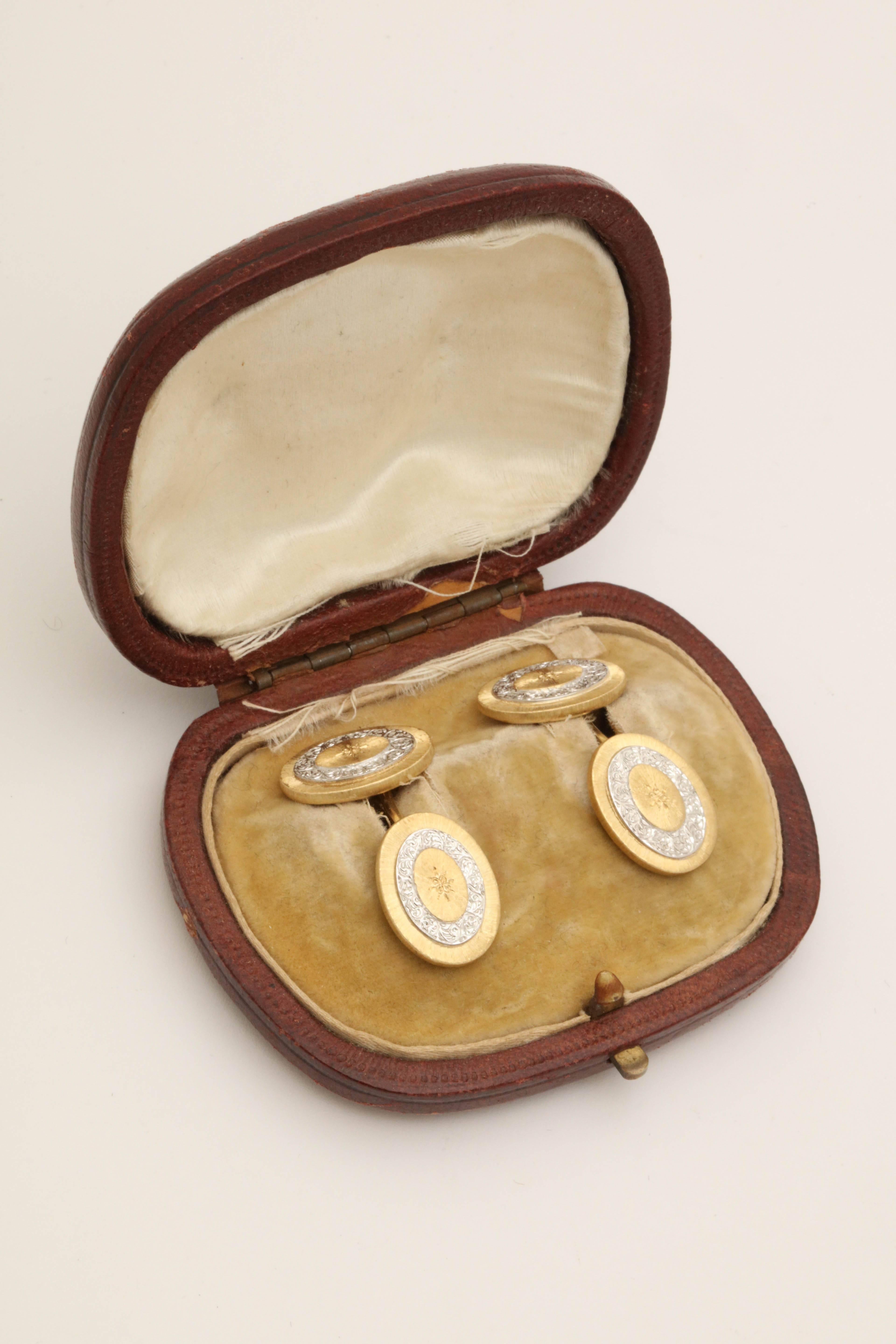 1950s Buccellati Engraved and Florentine White and Yellow Gold Cufflinks In Excellent Condition In New York, NY