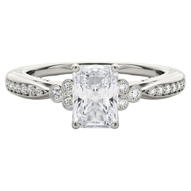 GIA 1,52ct Anello di diamanti con castone radiante e ponte a nastro antico in vendita