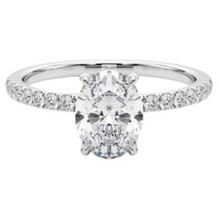 GIA Certified 1.03 Carat Oval Hidden Halo Pave  Bague en diamant