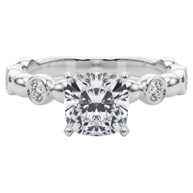 GIA Anillo de diamantes de oro blanco solitario con bisel y piedras laterales en forma de cojín de 1,51 ct