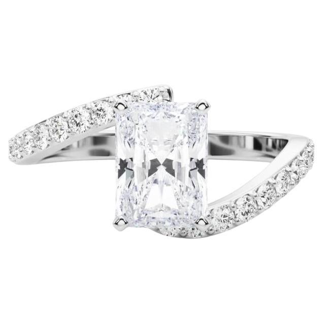 GIA 1.2 Carat Radiant Curved Bypass Pave Shank Bague en diamant