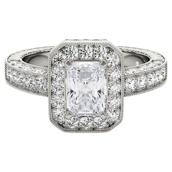 Anillo de diamantes calados con halo radiante de 1.75 quilates certificado por el GIA