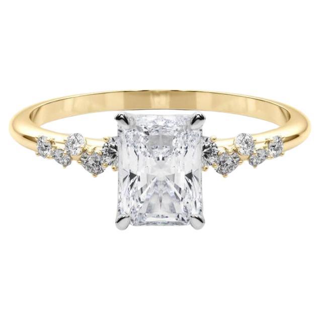 GIA 2.01 Carat Radiant Cluster Trellis Solitaire en or jaune 18K Diamond Ring