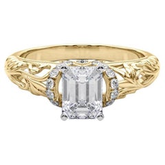 GIA 0.9ct Esmeralda Chevron Halo Filigrana Floral Anillo de Diamantes de Oro Amarillo de 18K