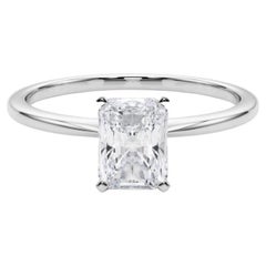 GIA 1.7ct Radiante sottile a fascia con solitario incastonato  Anello con diamante