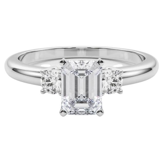 GIA 2,2ct Smeraldo a 3 pietre Passato, presente e futuro Anello con diamanti in oro bianco 18K