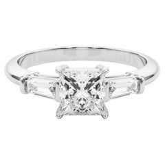Bague à trois pierres en platine certifiée GIA de 1,51 carat de diamants princesses et baguettes
