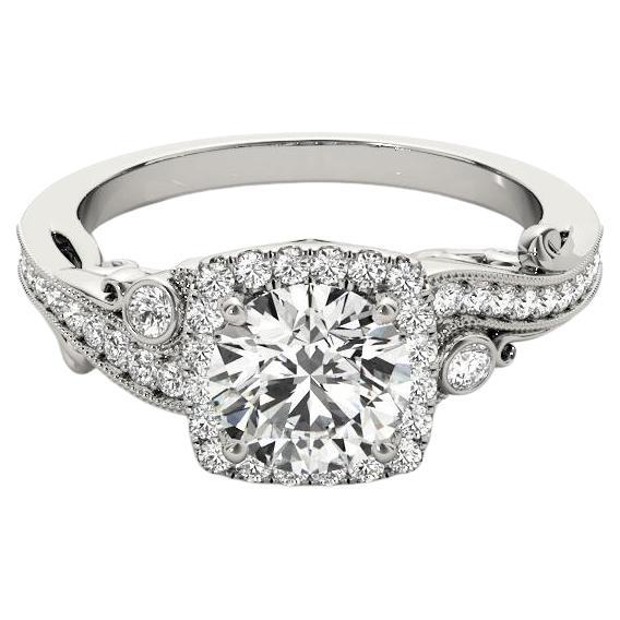 Bague en diamant certifié GIA de 1.7 carats à halo rond et à pierres multiples incurvées