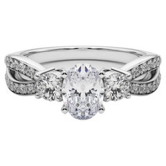 GIA 1.2ct Oval Three-Stone Split Shank Pave  Bague en diamant