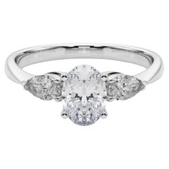 GIA-zertifizierter 1.5 Karat ovaler Ost-West-Diamantring mit drei Steinen