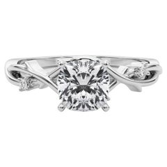 GIA 1.73 Carat Cushion Vine Band Nature Inspired Bague en diamant