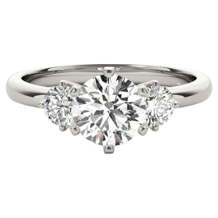 GIA-zertifizierter 2,01 Karat runder dreisteiniger 18K Weißgold Diamantring im Angebot