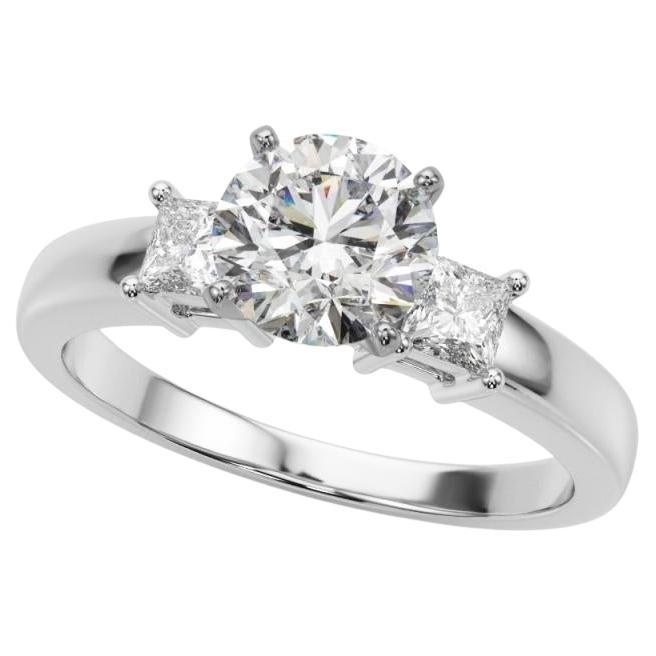 Anello di diamanti in platino a tre pietre con taglio rotondo e principessa da 1,52 carati certificato GIA in vendita