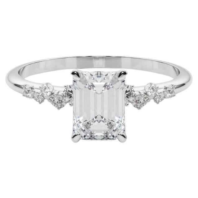 GIA 2.2 Carat Emerald Cluster Trellis Solitaire  Bague en diamant