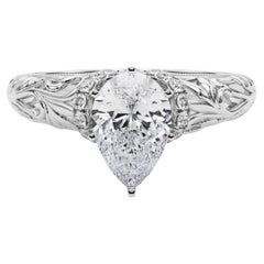 GIA 1,22ct Pear Chevron Halo Floral Filigree  Anello con diamante