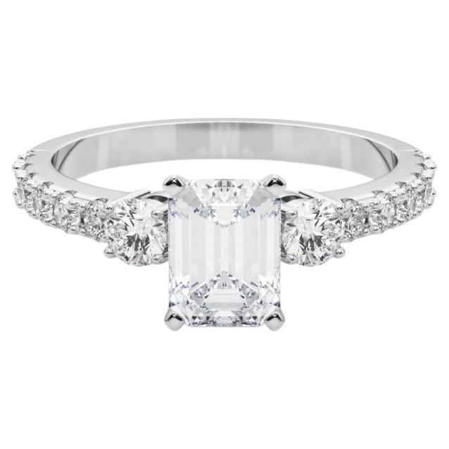 GIA 2.01ct Emerald Three-Stone with Diamond Shank (Émeraude à trois pierres avec tige en diamant) Bague en diamant