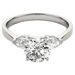 GIA 1,52ct Runder Solitär
Birne Dreisteiniger 18K Weißgold Diamantring