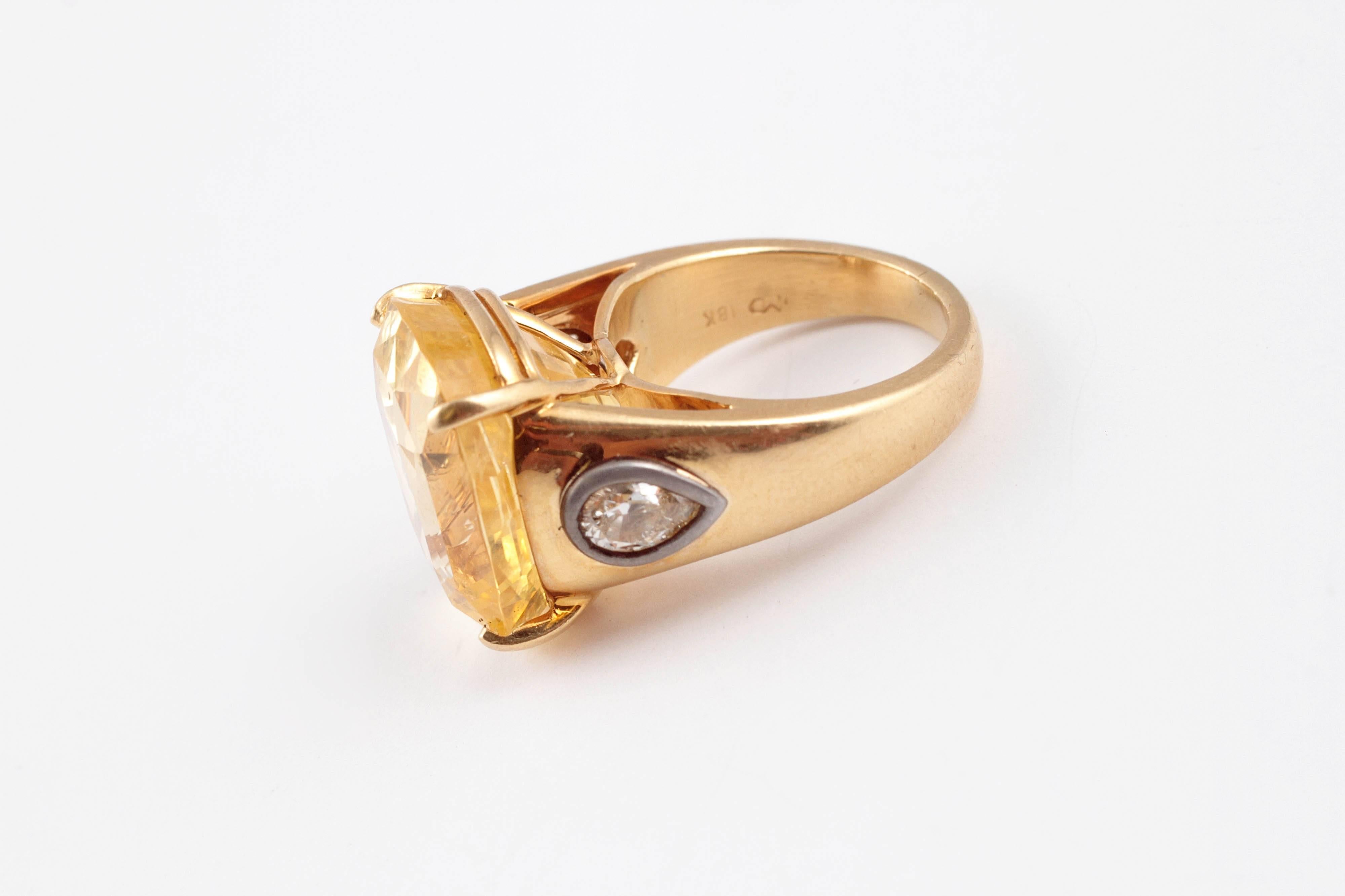 Women's 9.00 Carat Yellow Sapphire Diamond Yellow Gold Ring